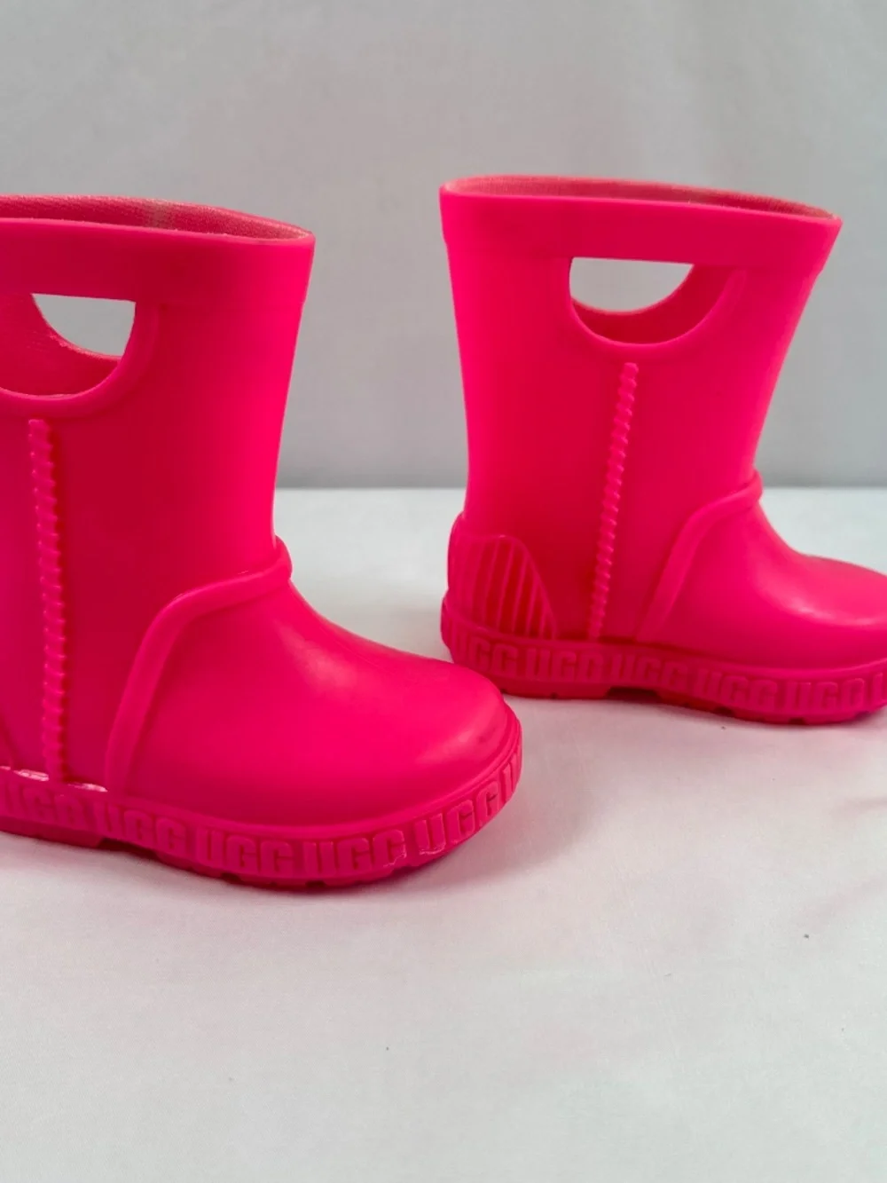 Pink UGG Rubber Rain Boots for Little Girls, Size 6, Embossed Logo, Round Toe
